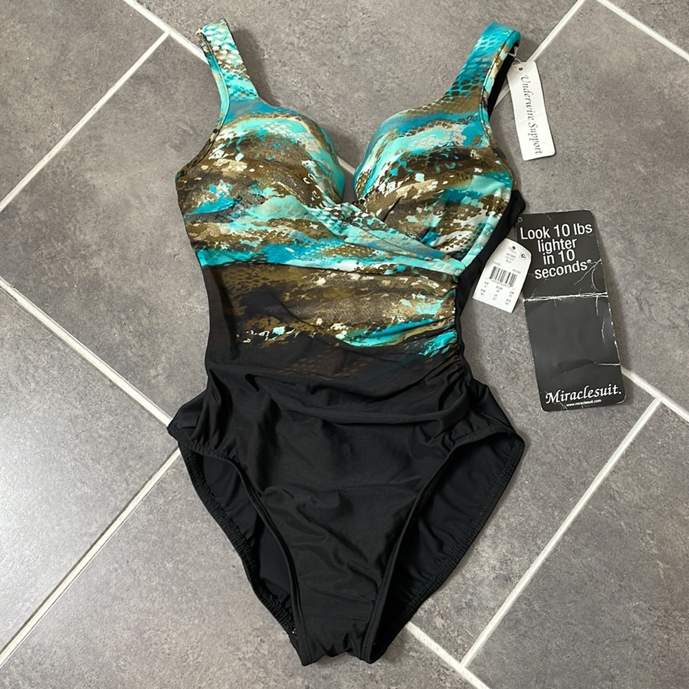 Miraclesuit Escape One Piece Swimsuit size 8